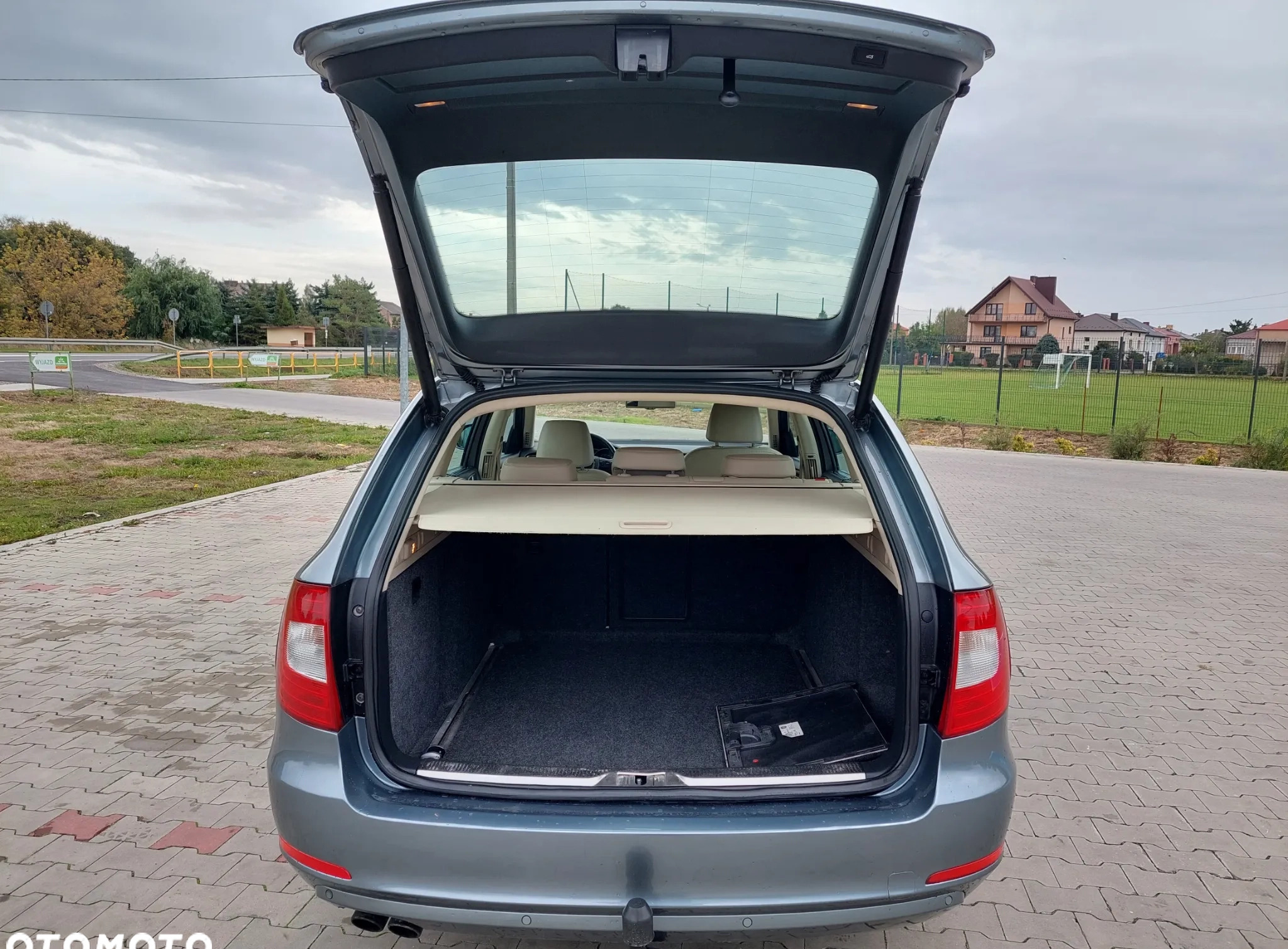 Skoda Superb cena 32700 przebieg: 295000, rok produkcji 2010 z Zawiercie małe 121